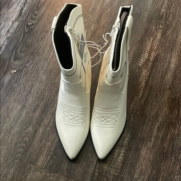 Universal Thread Cowgirl Boots - Picture 1 of 4